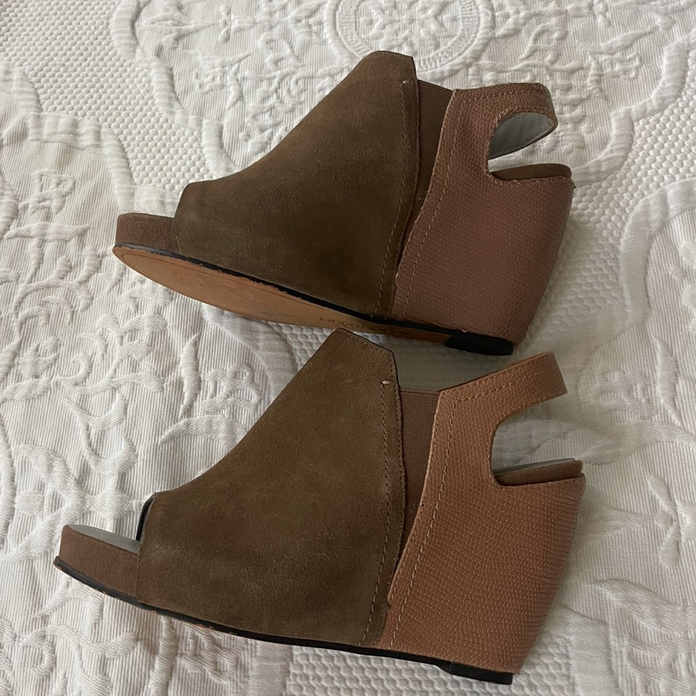 Naked Feet Columba Brown Wedge Sandals - Picture 2 of 3